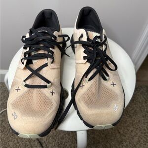 On Cloud Women’s Cloud X3 - Size 10